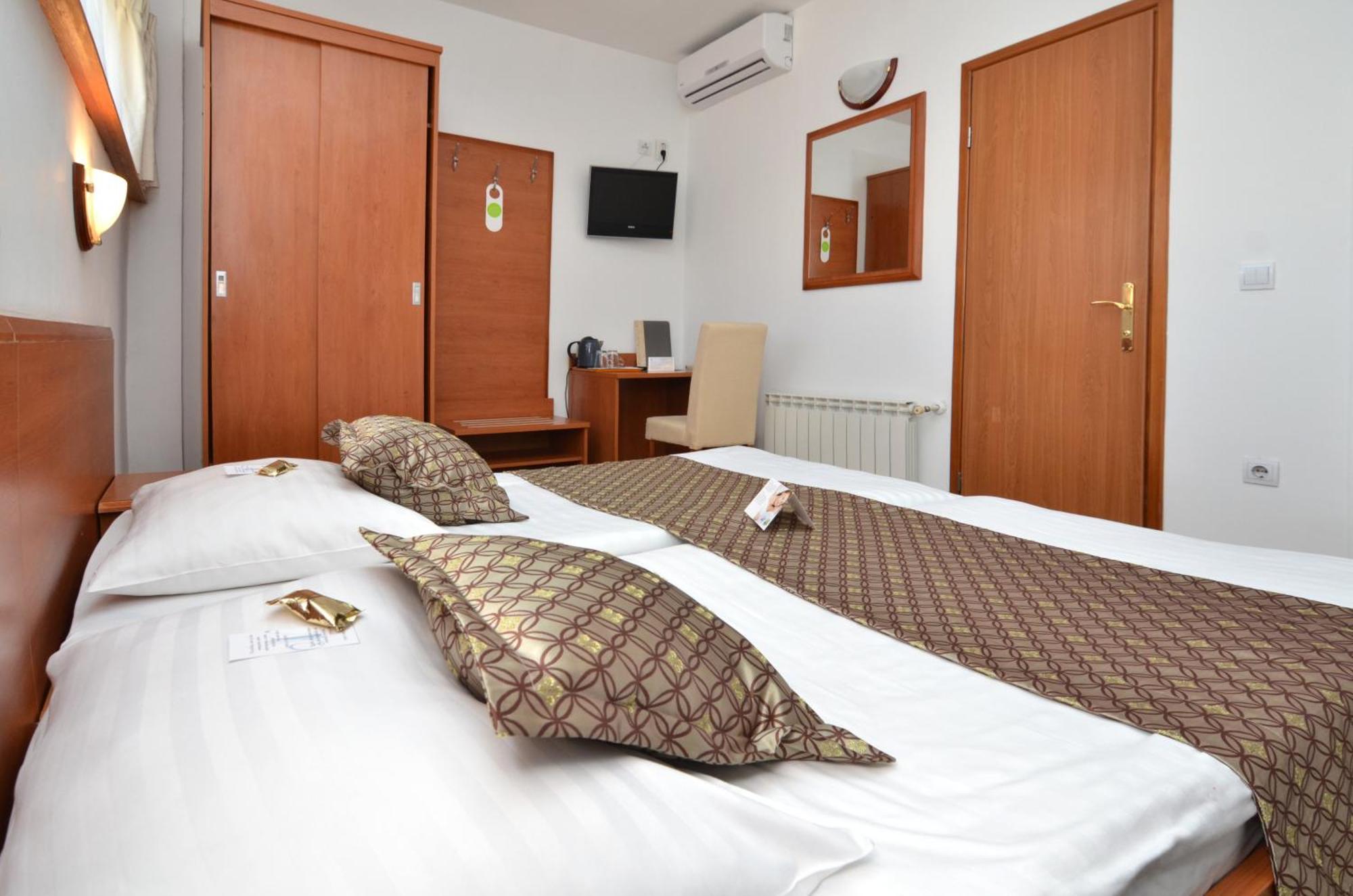 Hotel Neboder Rijeka Cameră foto