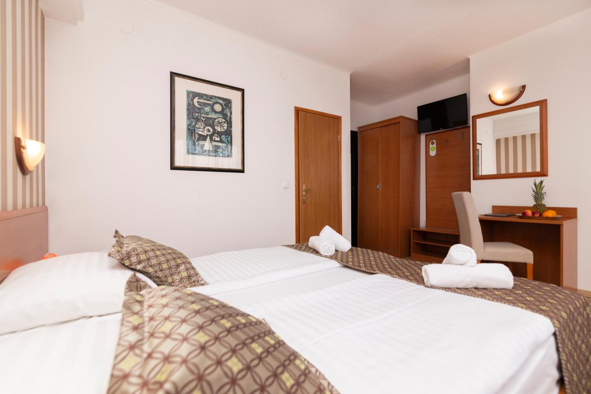 Hotel Neboder Rijeka Cameră foto